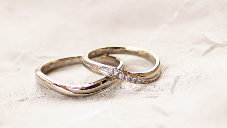 小田急百貨店で対象ブランドの婚約指輪や時計を10％引きで購入できるおすすめの「お得技」の概要